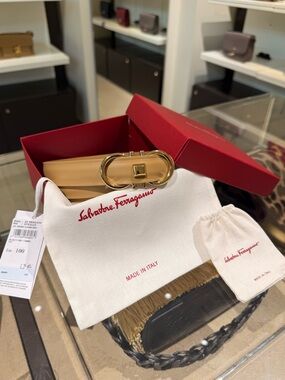 Salvatore Ferragamo Donna H.25 Calfskin Gancini Camel Belt Gold Hardware  SZ 100
